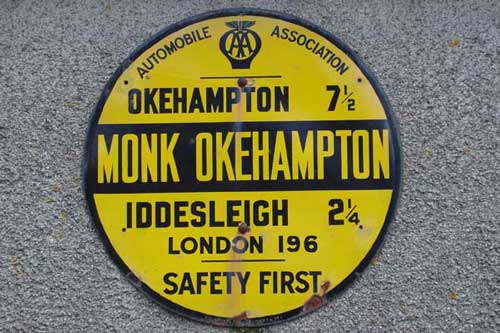 Monkokehampton sign