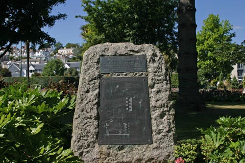 Memorial to Thomas Newcomen in Royal Avenue Gardens
