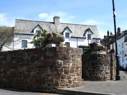 Hatherleigh square